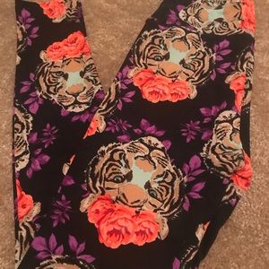 LuLaRoe Tiger Leggings OS NEW